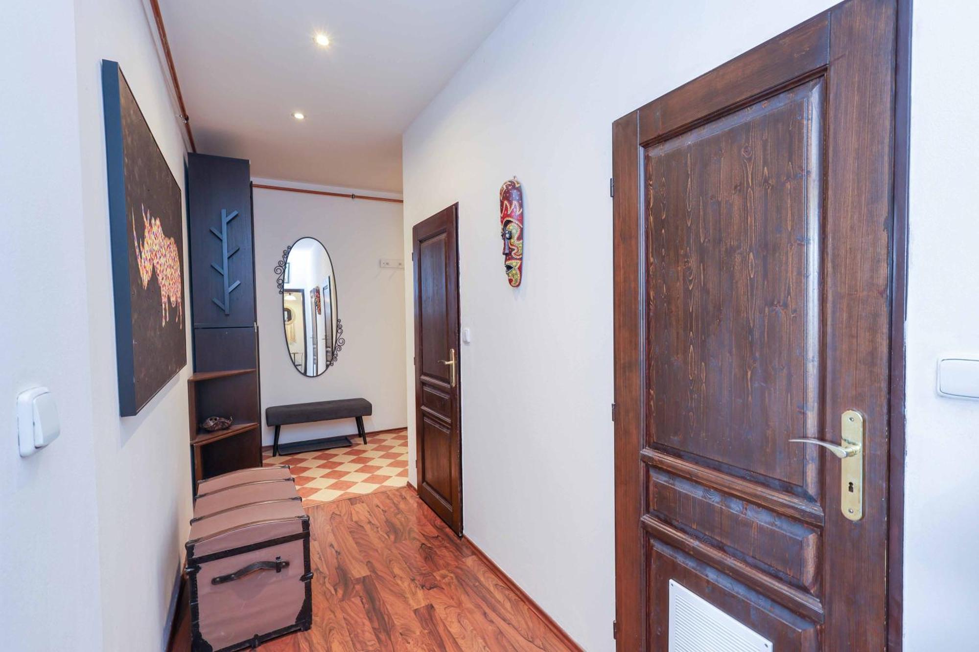 Cozy & Spacious Family Stay Near Train Station Bratislava Eksteriør billede