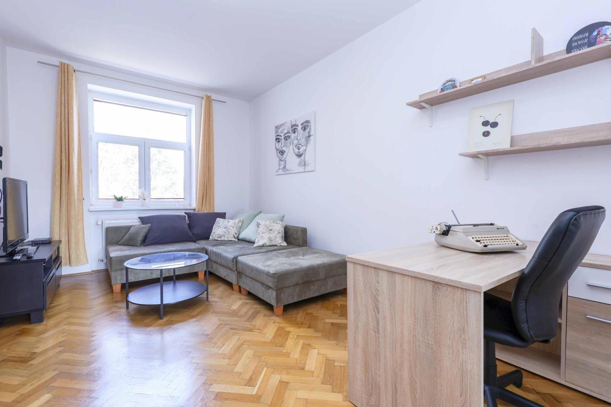 Cozy & Spacious Family Stay Near Train Station Bratislava Eksteriør billede